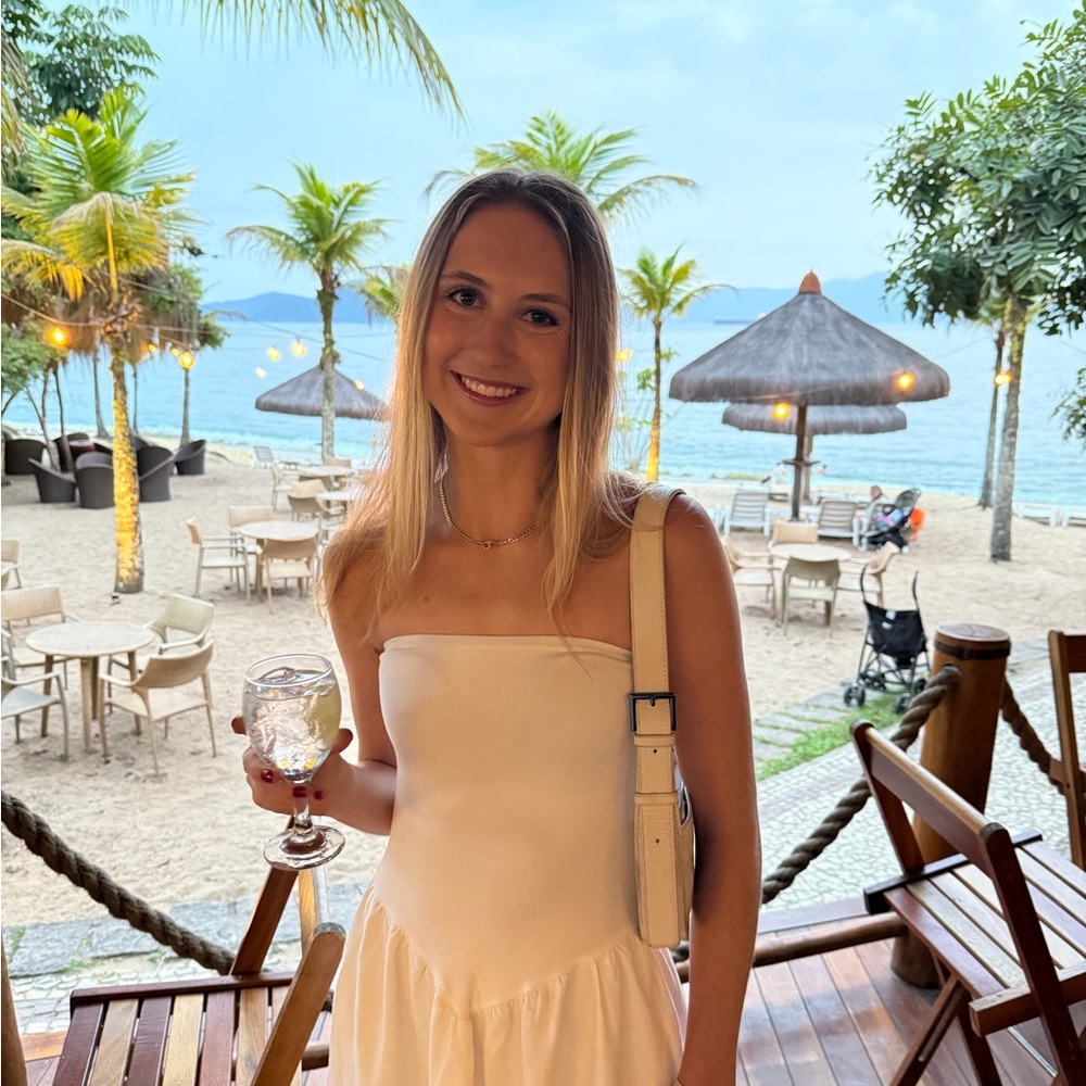 Meet your Posher, Ariana